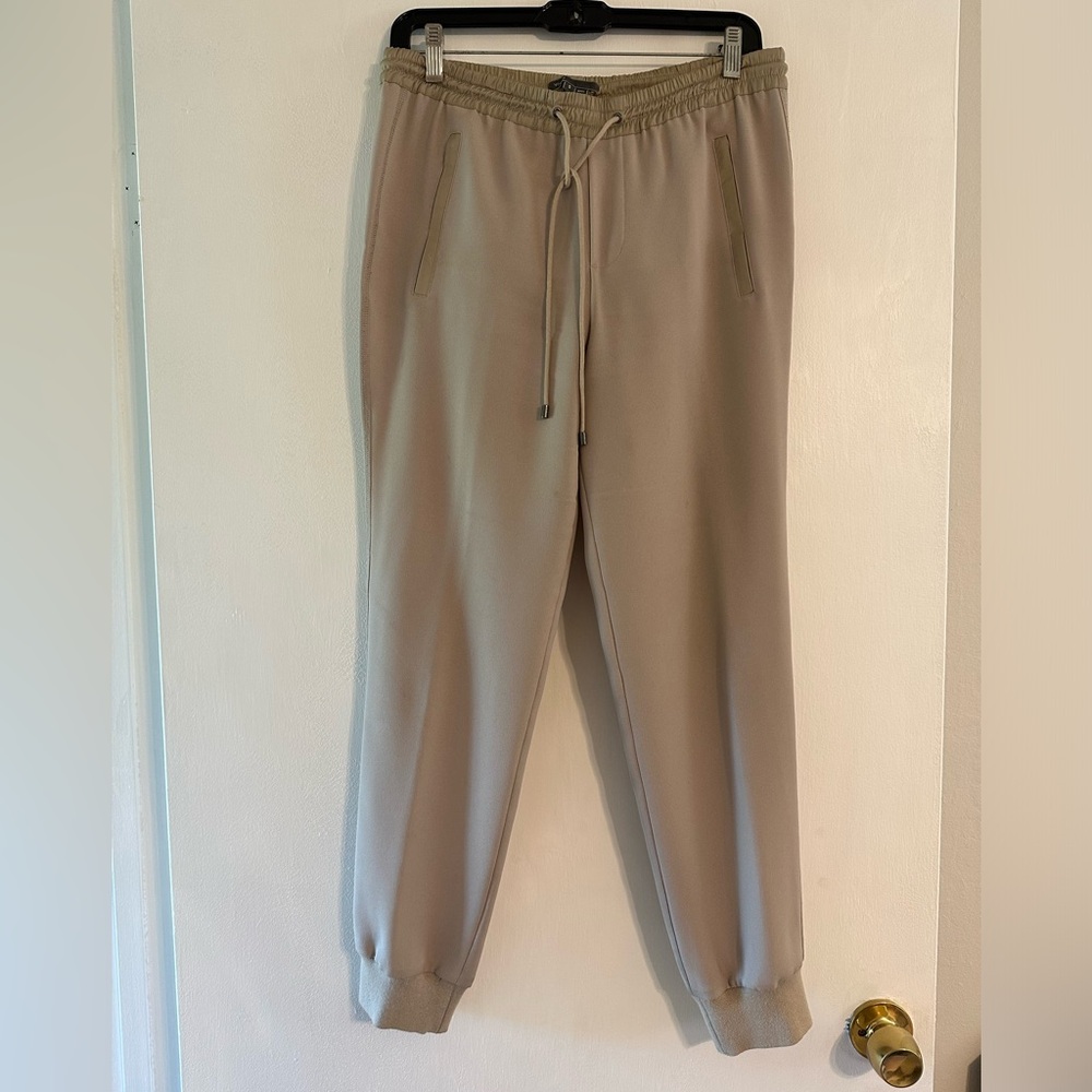 Vince tan joggers